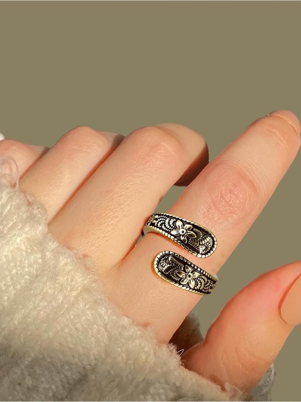 14K Gold Plated Vintage Floral Ring - Picture 2 of 5